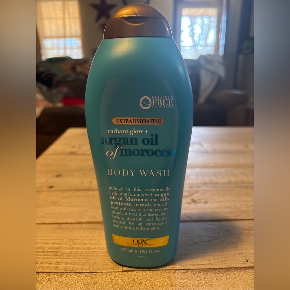 OGX Radiant Glow + Argan Oil of Morocco Extra Hydrating Body Wash for Dry Skin
